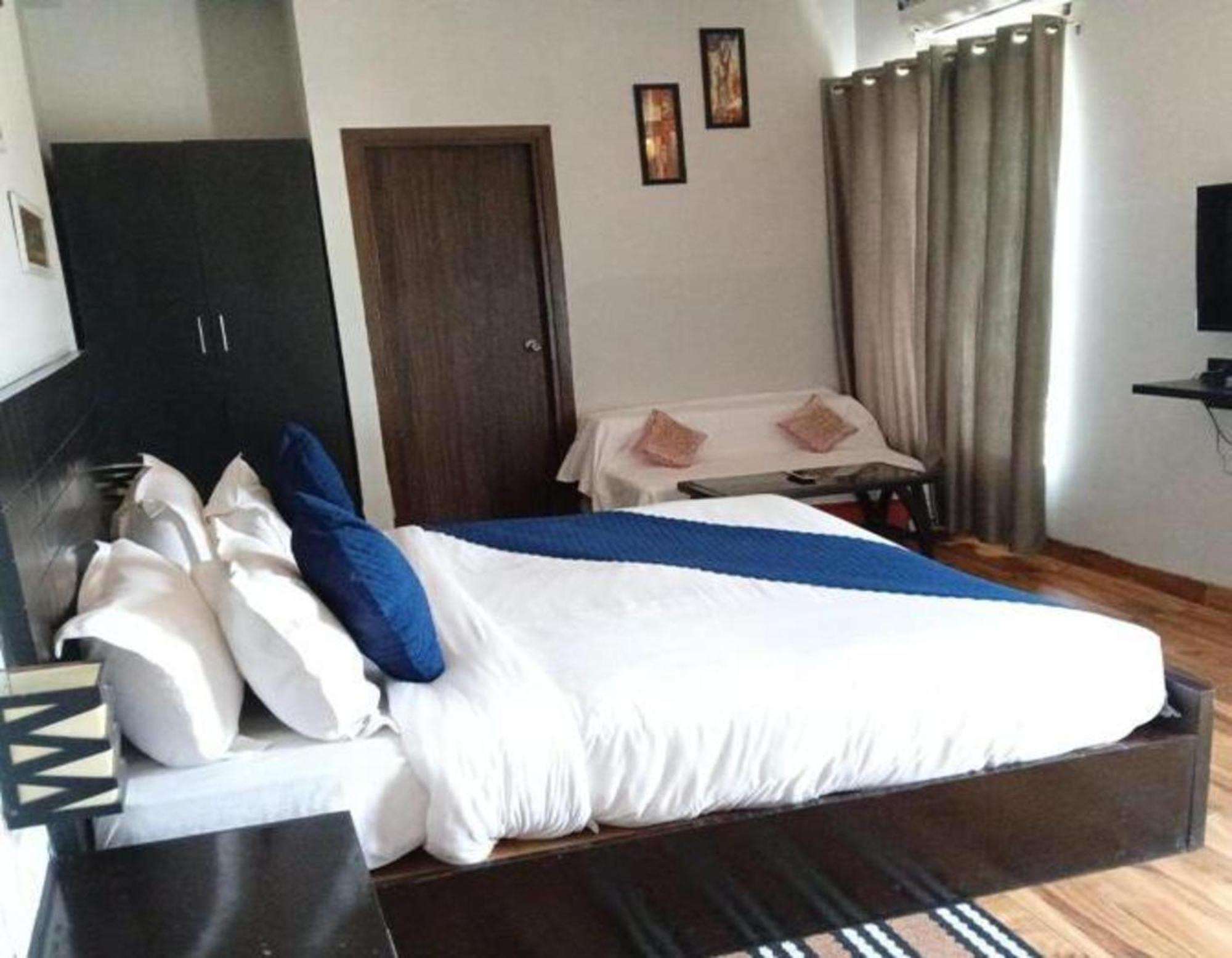 Vrindavan Dreams Hotel And Suites Ngoại thất bức ảnh