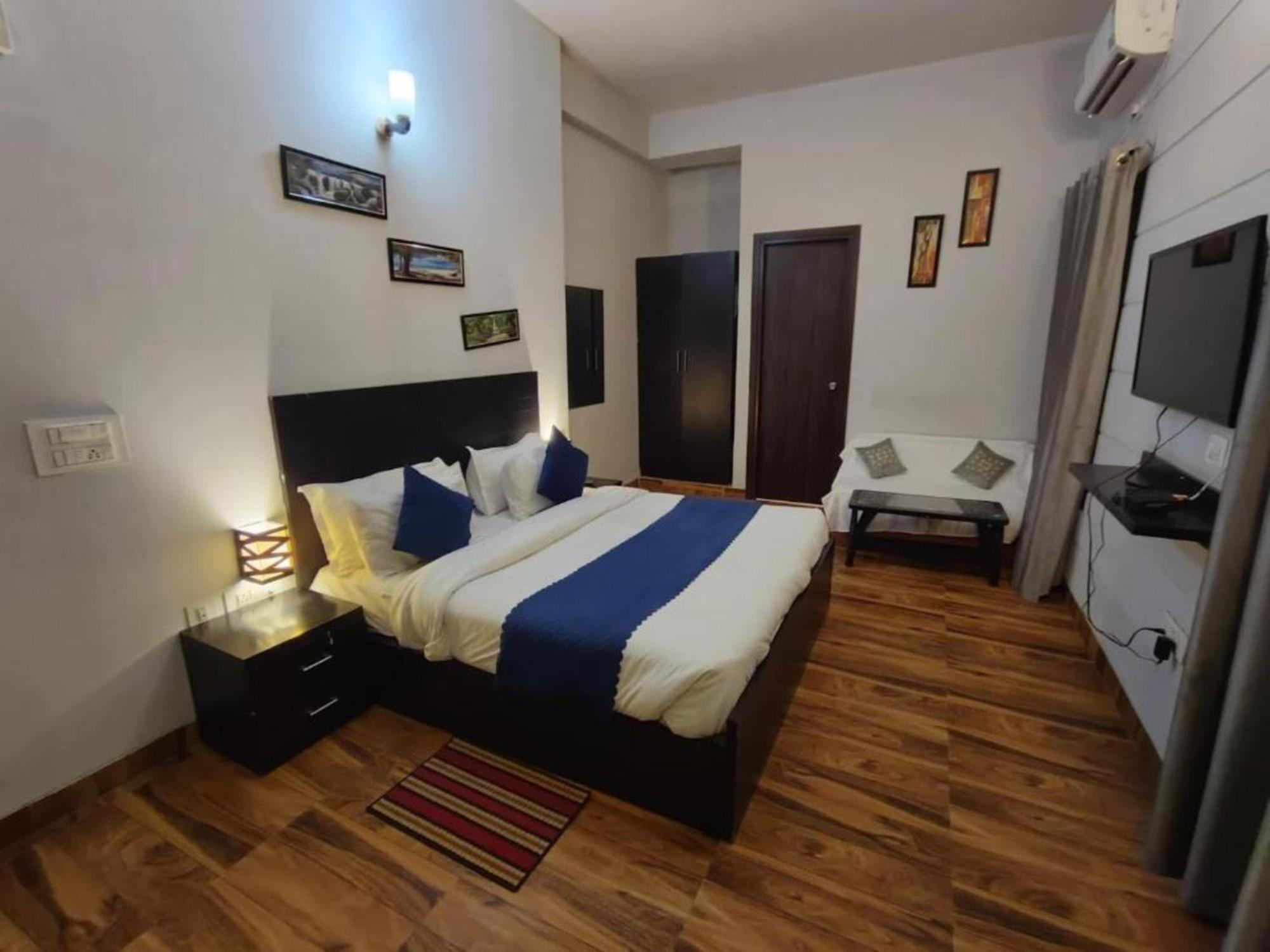 Vrindavan Dreams Hotel And Suites Ngoại thất bức ảnh