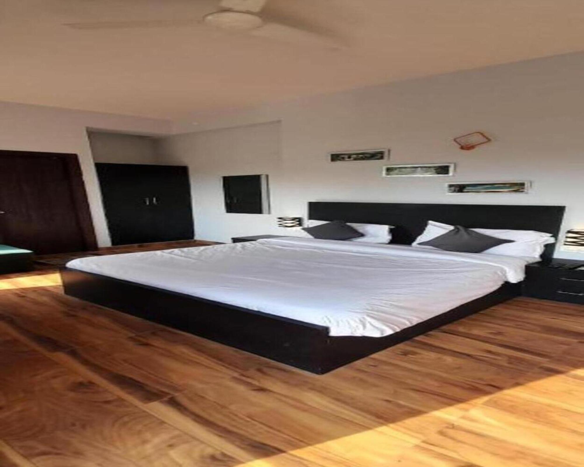 Vrindavan Dreams Hotel And Suites Ngoại thất bức ảnh