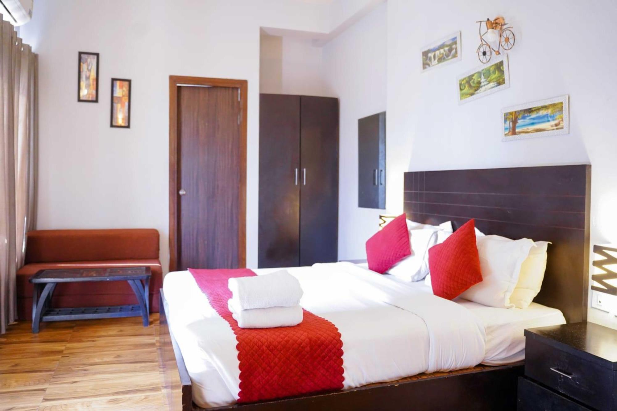 Vrindavan Dreams Hotel And Suites Ngoại thất bức ảnh