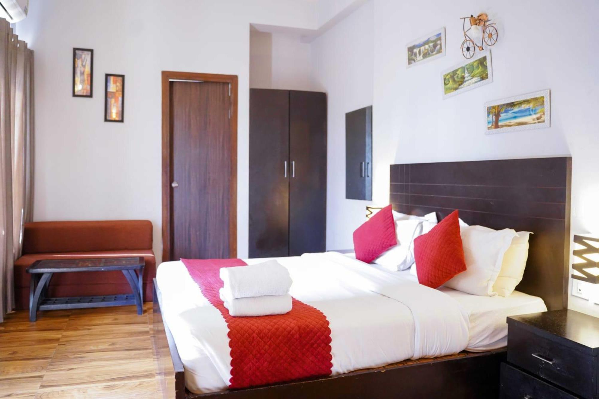 Vrindavan Dreams Hotel And Suites Ngoại thất bức ảnh