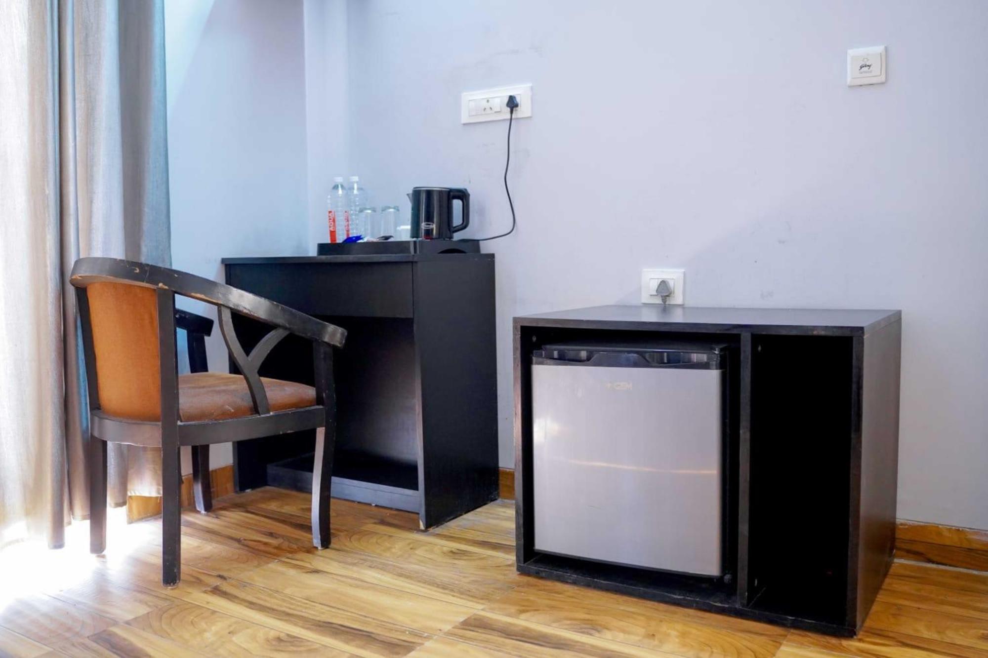 Vrindavan Dreams Hotel And Suites Ngoại thất bức ảnh