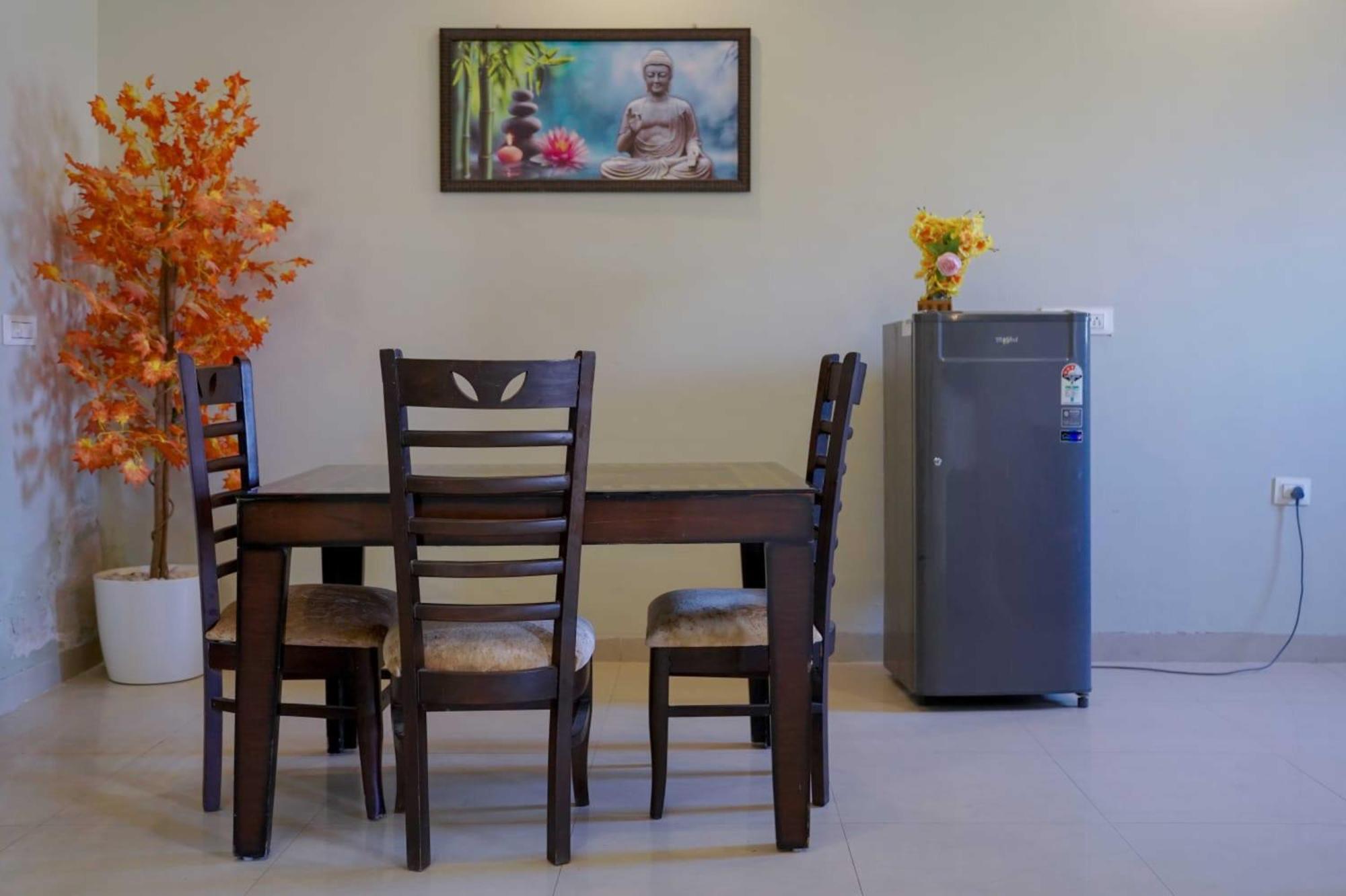 Vrindavan Dreams Hotel And Suites Ngoại thất bức ảnh
