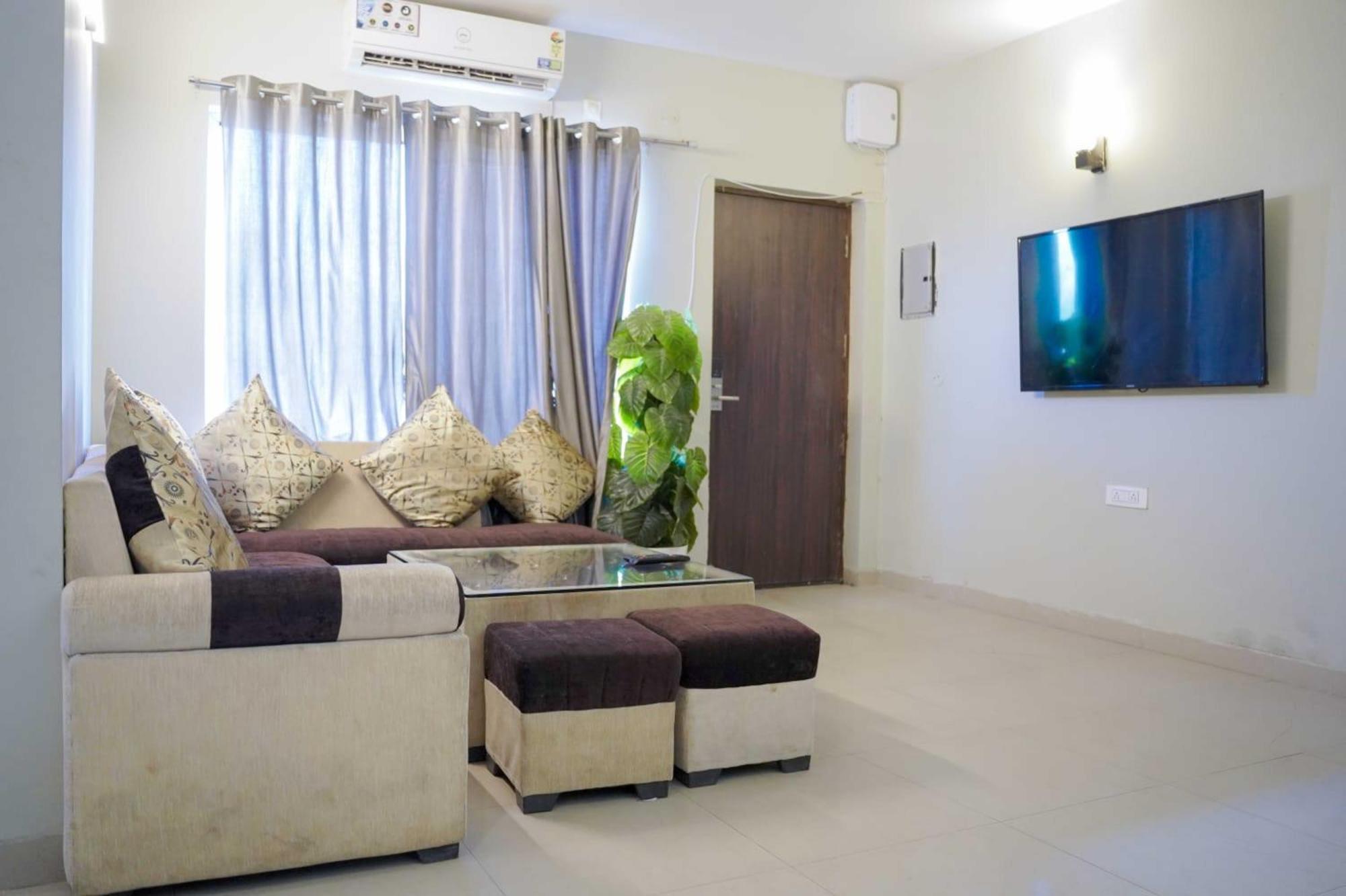 Vrindavan Dreams Hotel And Suites Ngoại thất bức ảnh