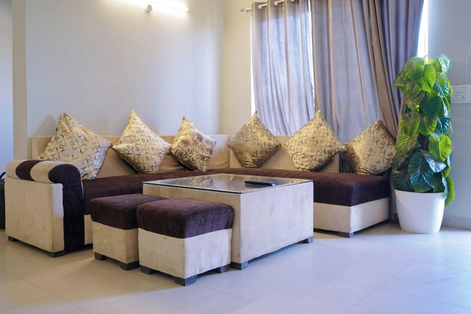 Vrindavan Dreams Hotel And Suites Ngoại thất bức ảnh
