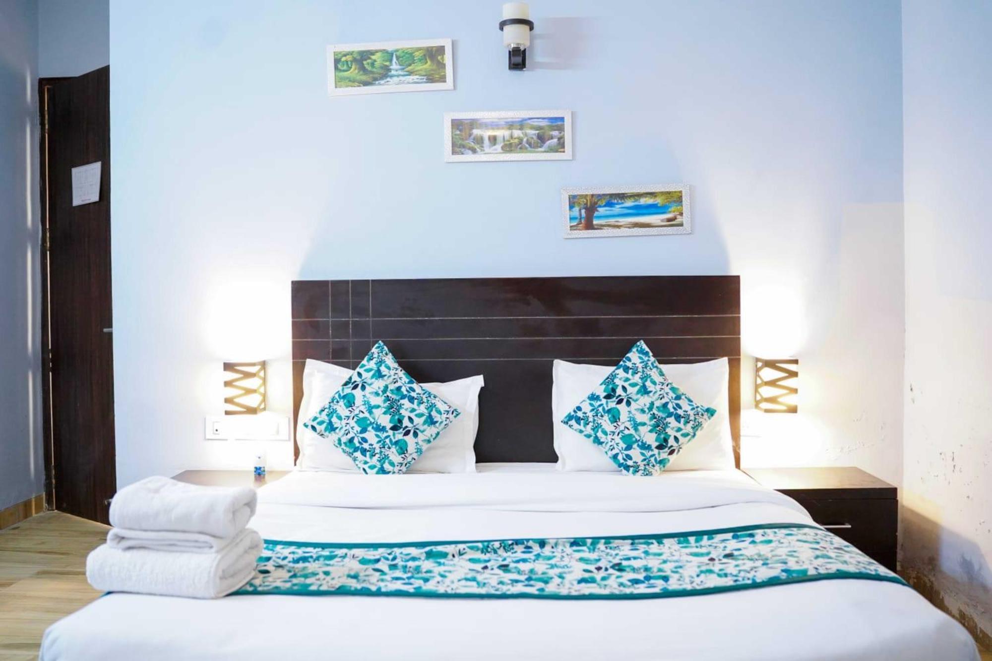 Vrindavan Dreams Hotel And Suites Ngoại thất bức ảnh
